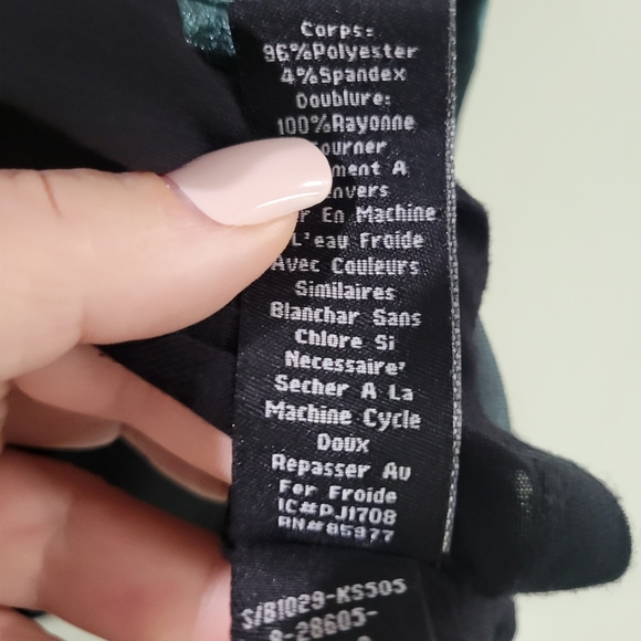 Sanctuary Emerald Green 💚 velour lined cold shoulder top Med - Picture 6 of 7